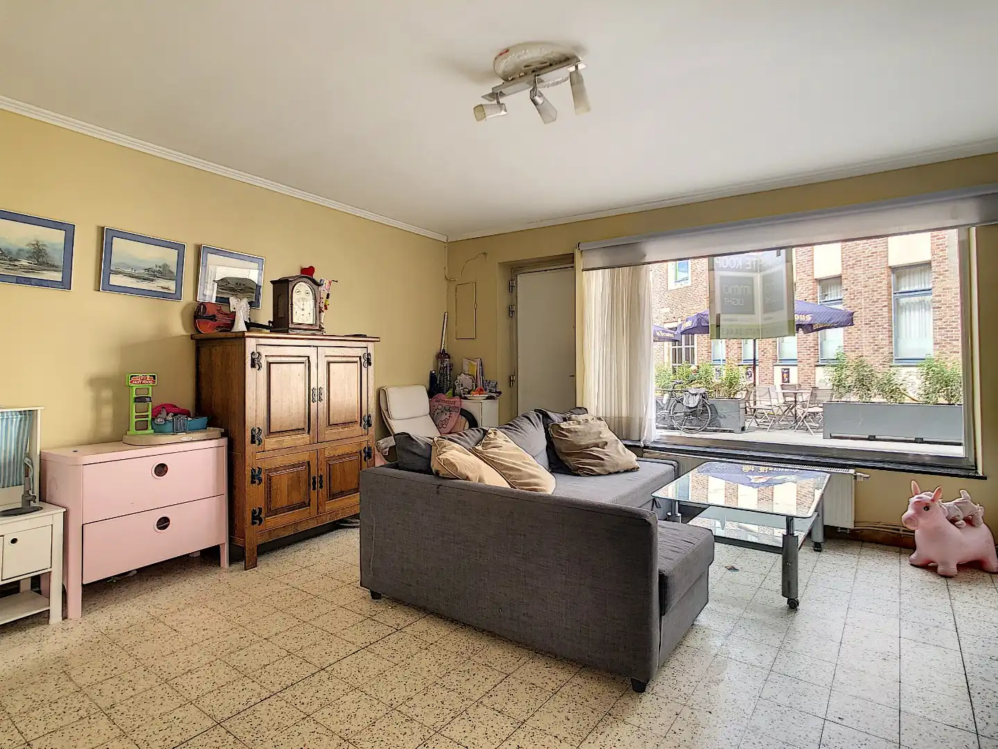 Charmante Te Renoveren Woning met Grote Tuin in Hartje Zoutleeuw  foto 3