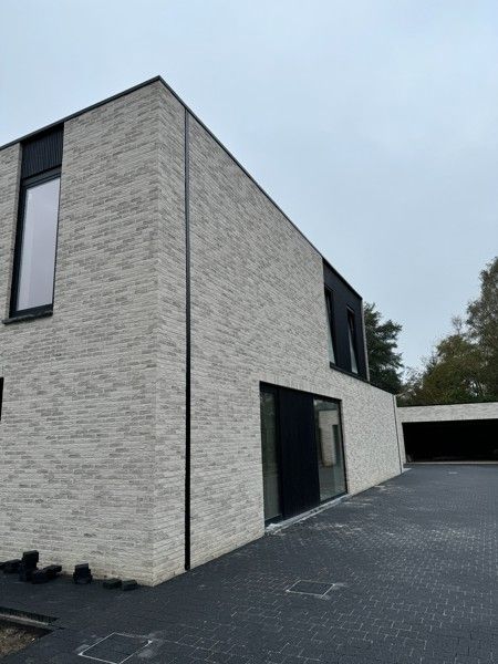 Exclusieve nieuwbouw villa met 3 slaapkamers op een perceel van 9 a en 64 ca. foto 16