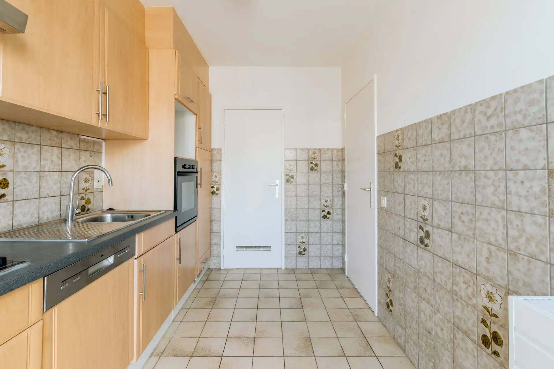 Lichtrijk appartement met 2 slaapkamers & staanplaats foto 9
