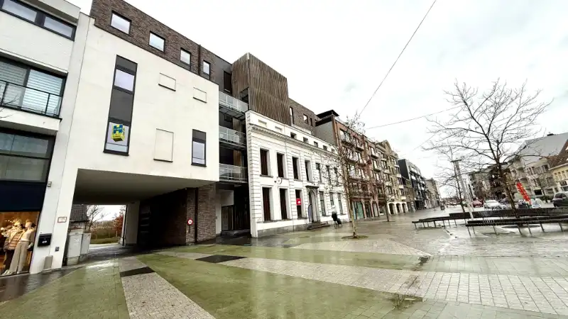 Volledig uitgerust en bemeubeld twee slaapkamer appartement in het hartje van Deinze foto {{pictureIndex}}