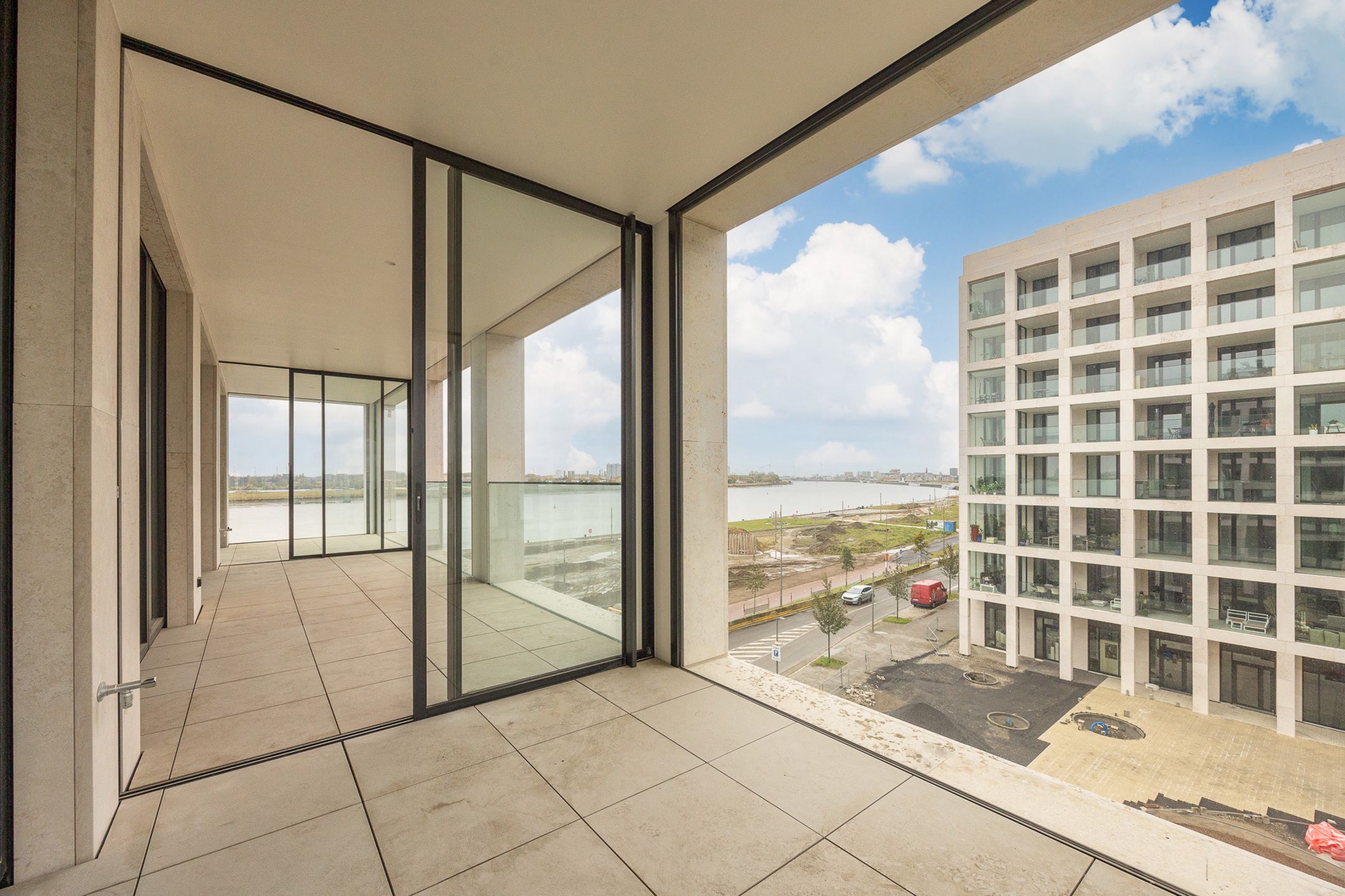 ANTWERPEN - Casco appartement met frontaal zicht op de Schelde foto 2