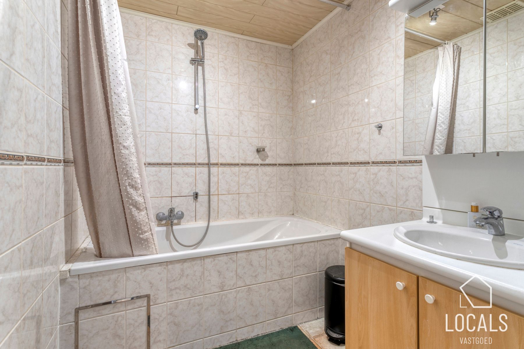 Leuke gezinswoning met 2 slaapkamers, tuin en garage foto 12