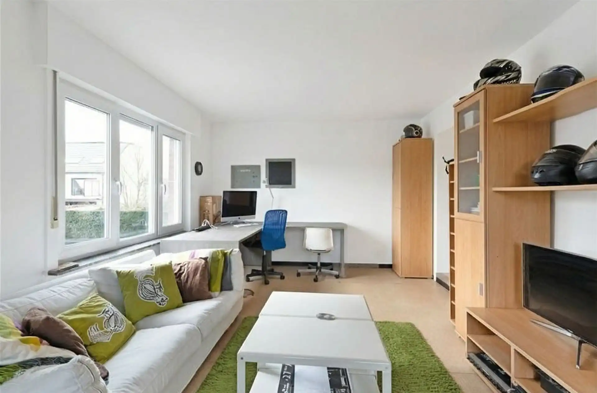 Ruime geziswoning met dubbele garage foto 7