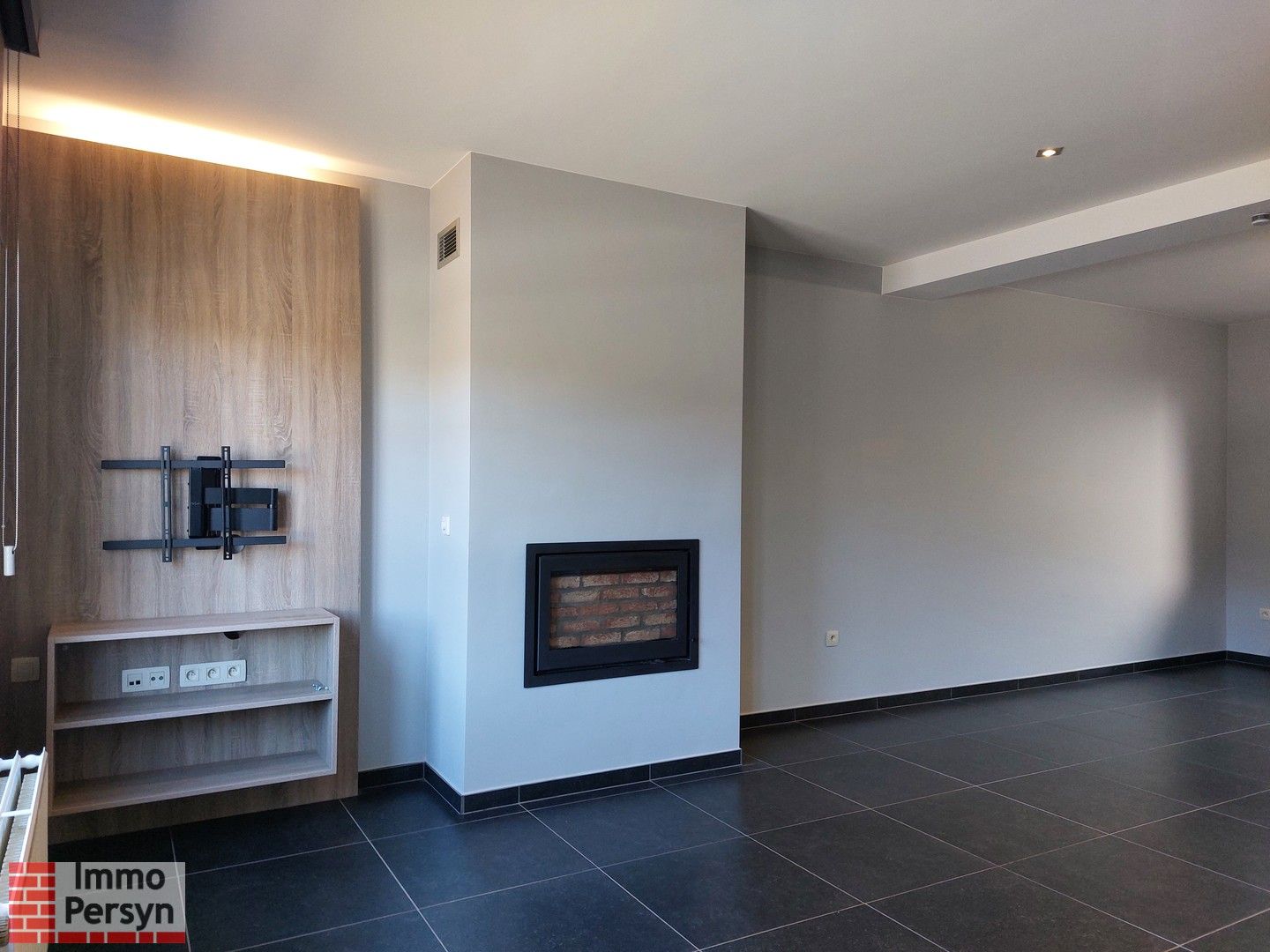 Rustig gelegen woning met loods foto 4