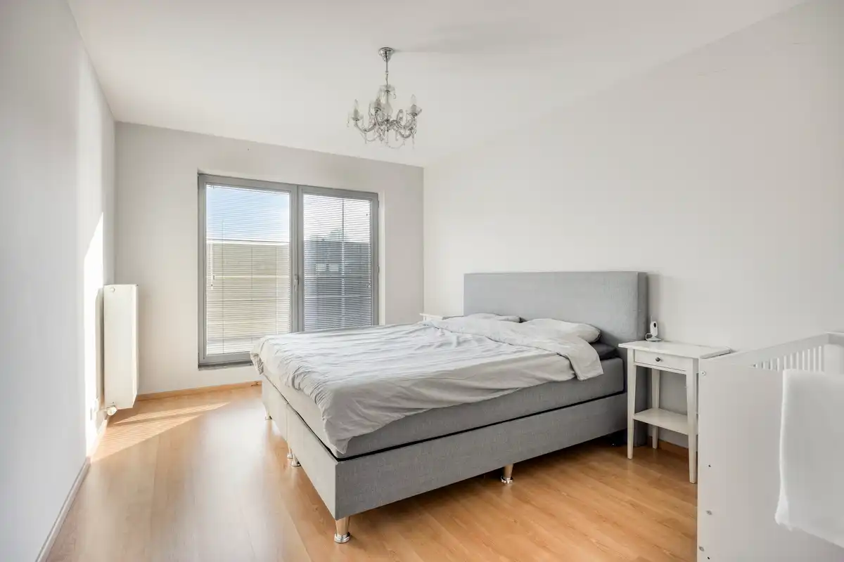 Trendy woning met dubbele garage foto 12