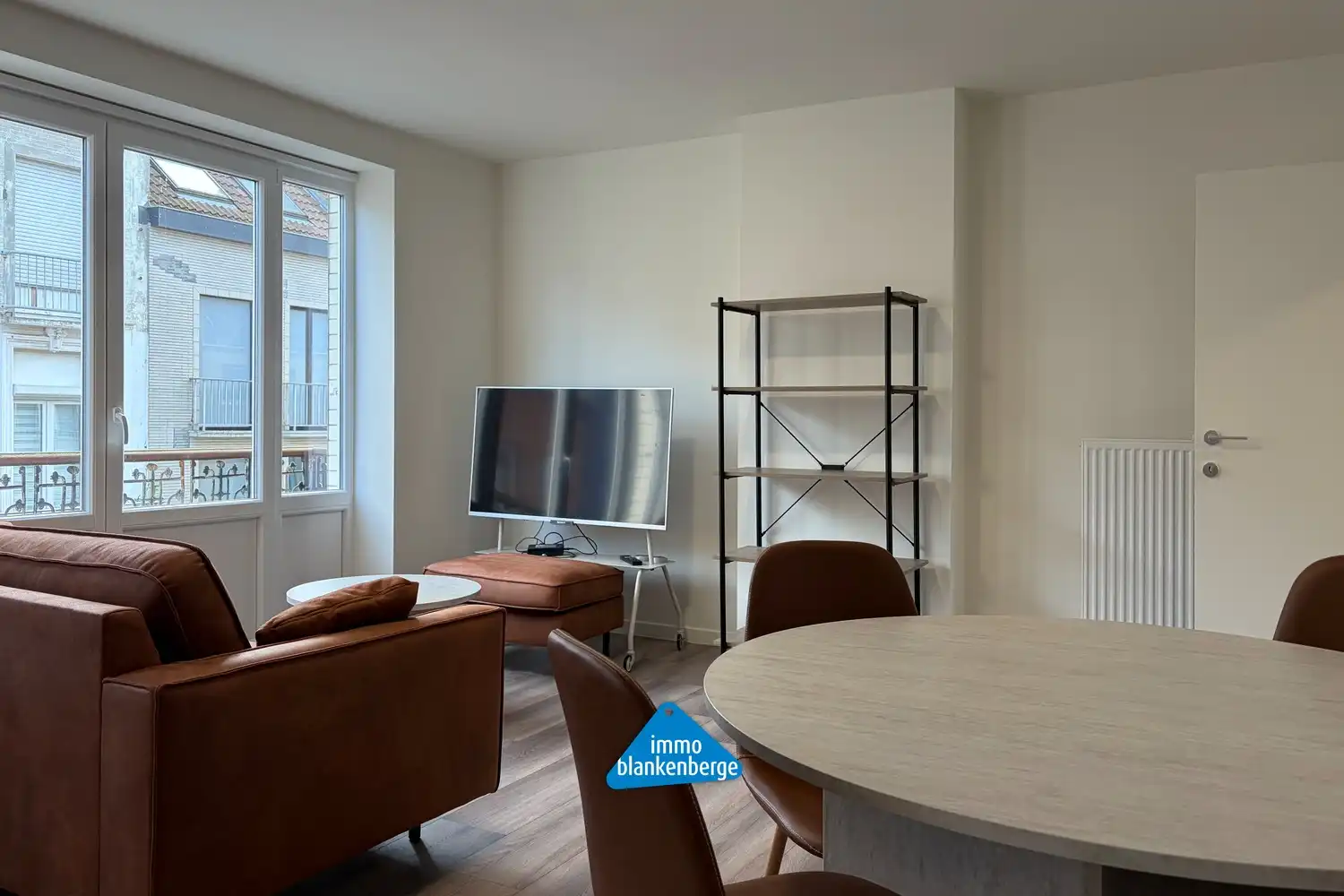 Gemeubeld 1 slaapkamer appartement op centrale rustige ligging. foto 4