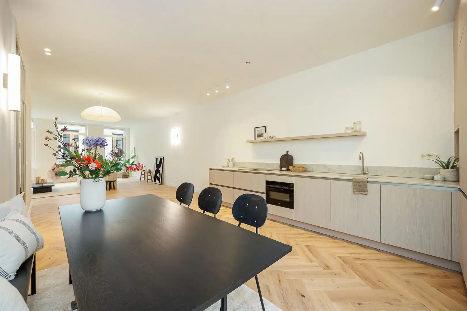 Gerenoveerd appartement met 3 slaapkamers & terras foto 7