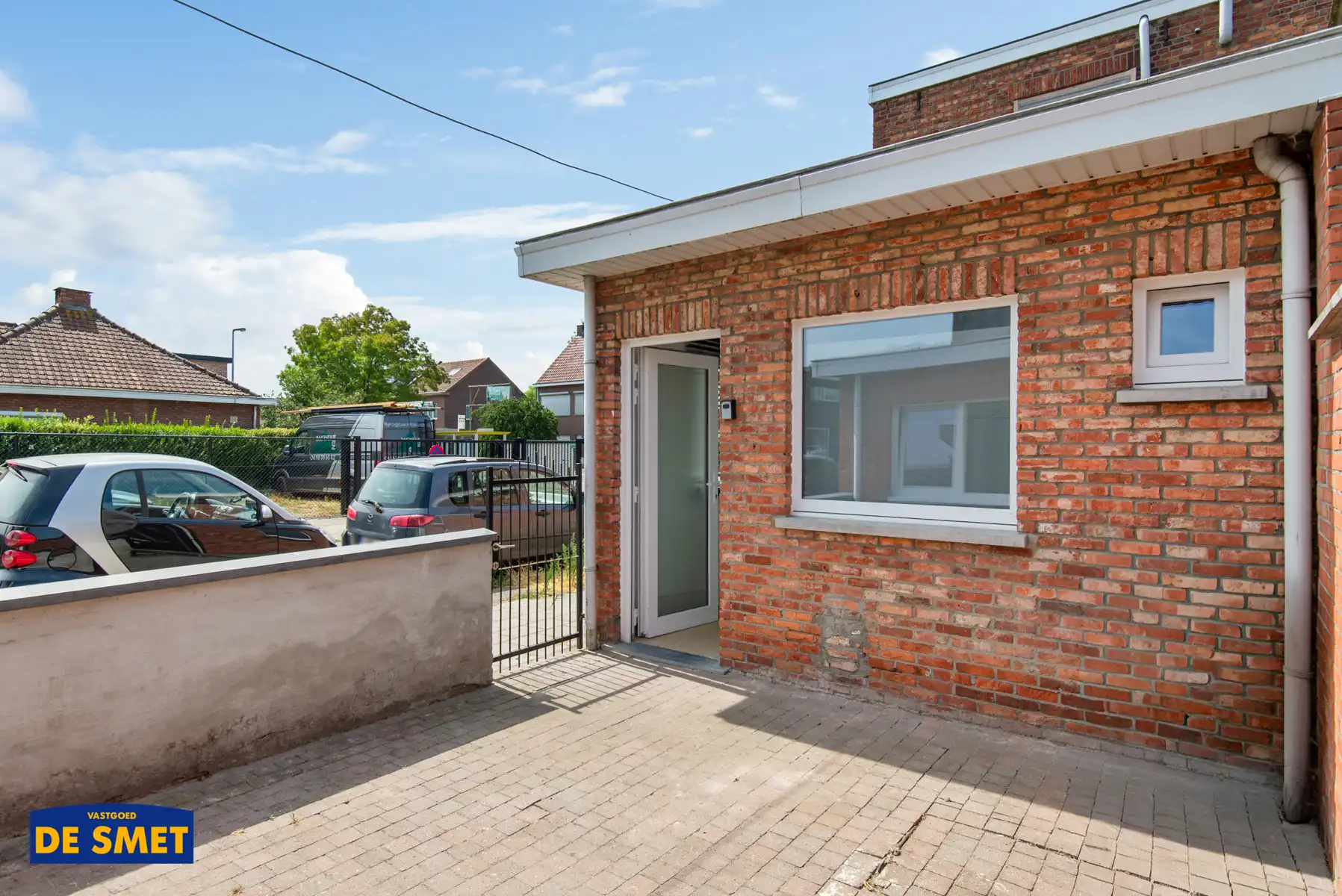 Volledig vernieuwde halfopen bebouwing met koer en garage foto 5