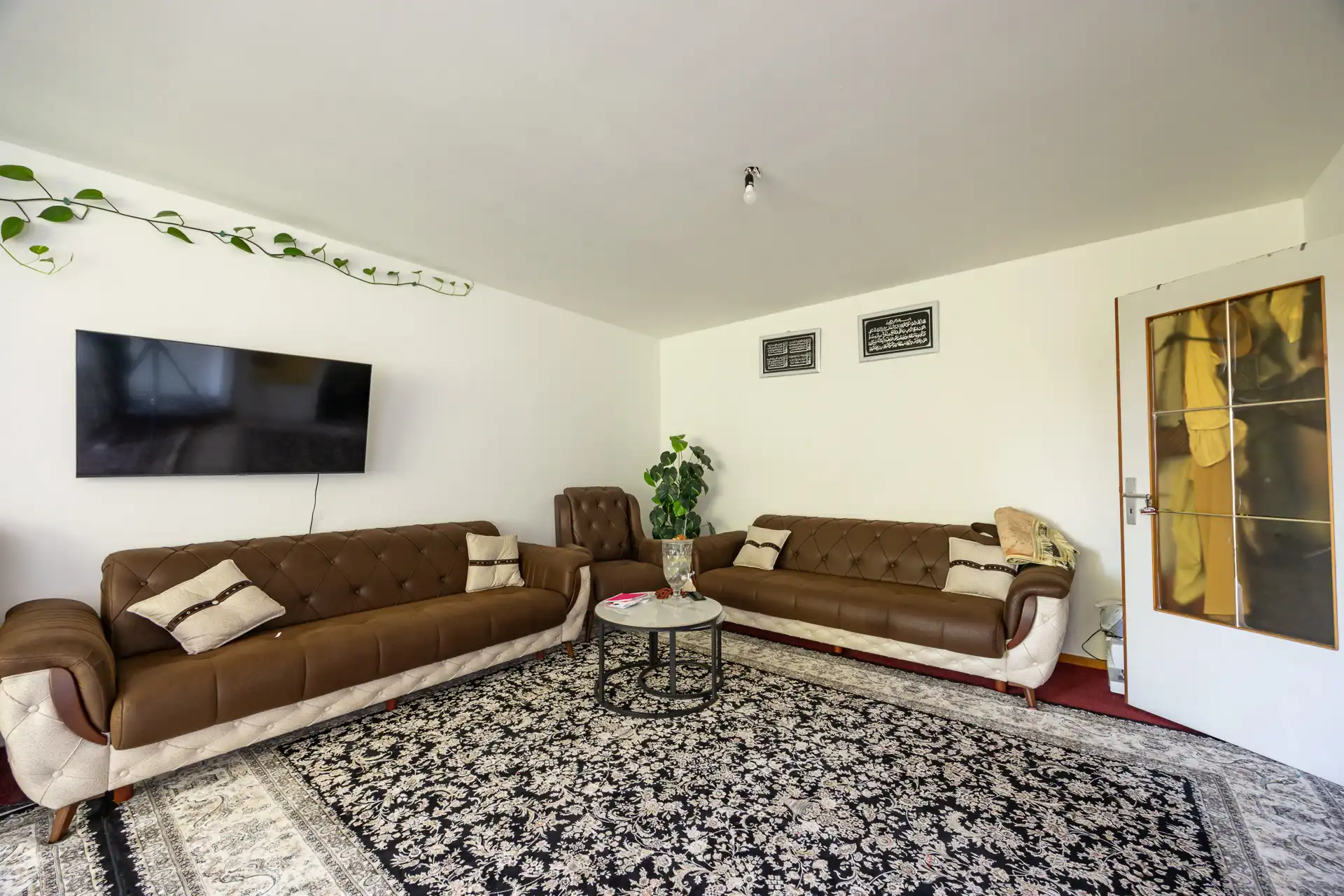 Instapklaar appartement met 3 slaapkamers, terras en kelder foto 3
