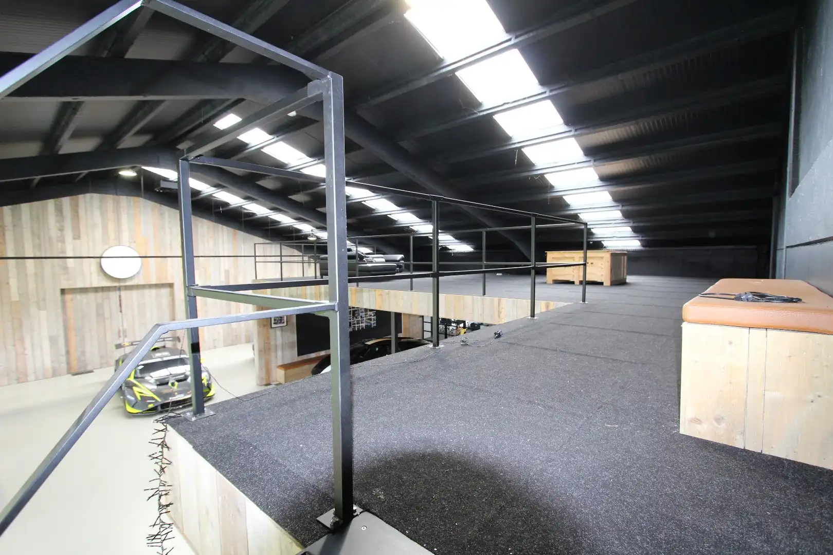 Ruime toonzaal, atelier langs de expressweg Knokke- Antwerpen te Eeklo foto 29