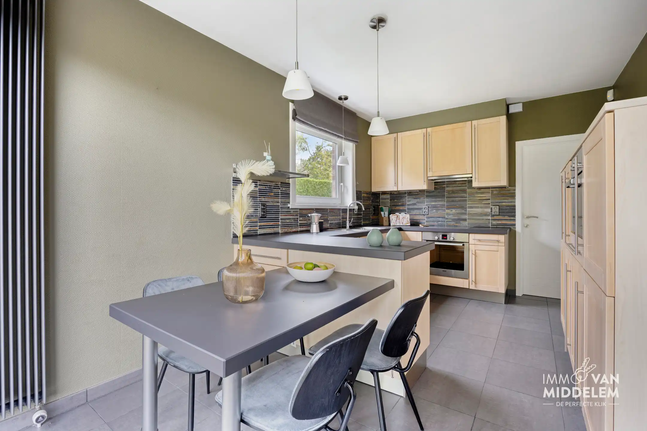 INSTAPKLARE VILLA MET 4 KAMERS EN BUREAU OP +/- 4a82ca foto 8