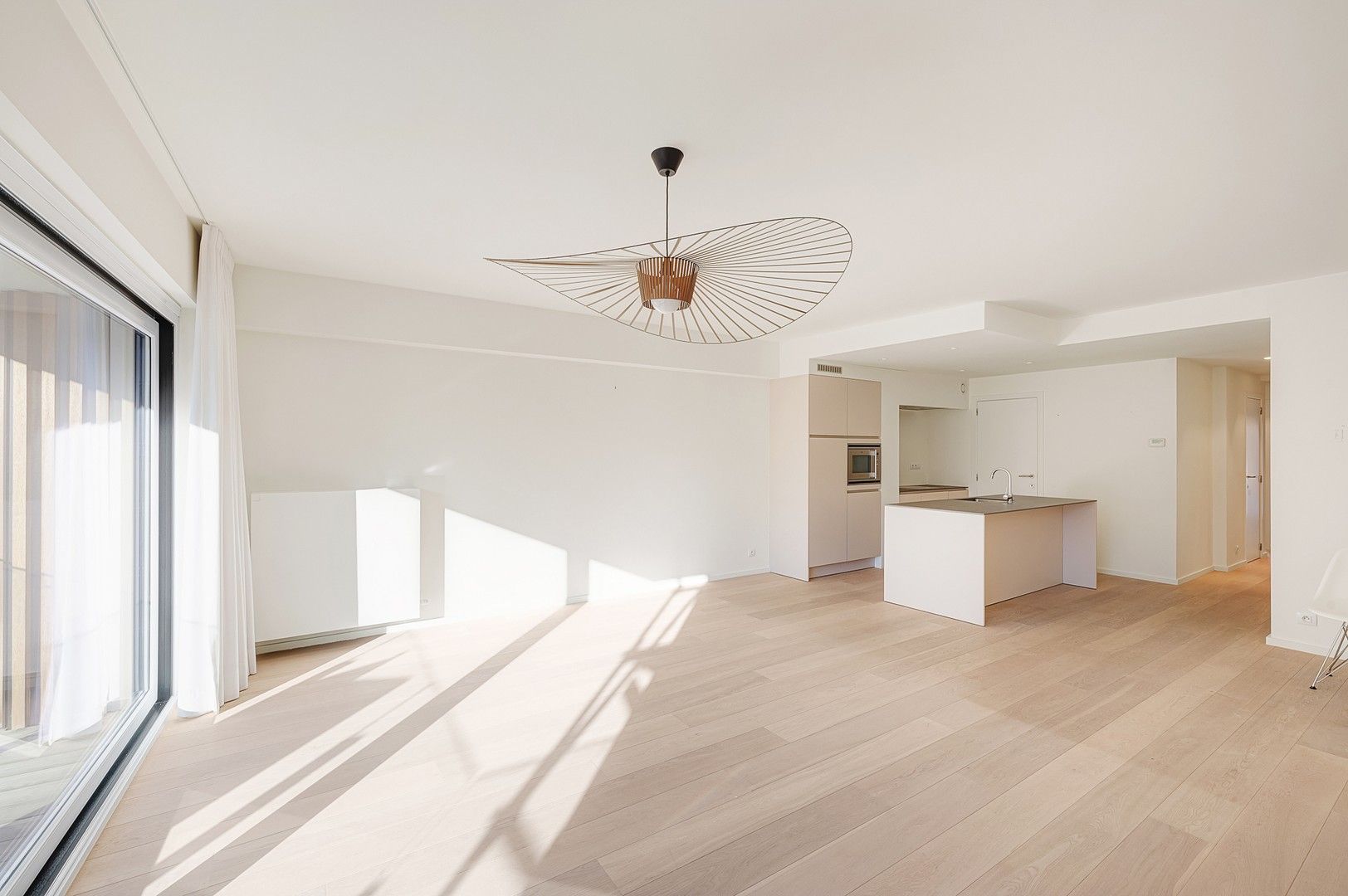 Instapklaar appartement, in het commerciële centrum van Knokke en vlakbij de zee. foto {{pictureIndex}}