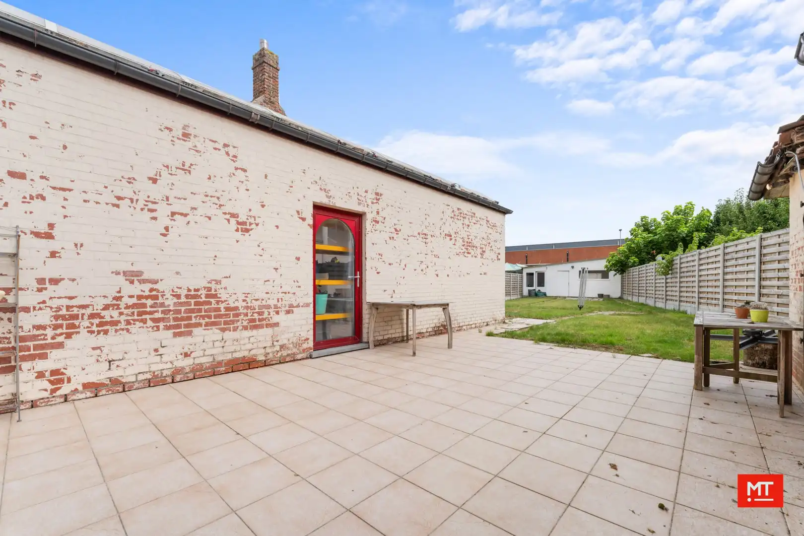 Bijzonder ruime woning met opslagruimte, dubbele garage en uitweg in centrum Langemark foto 23