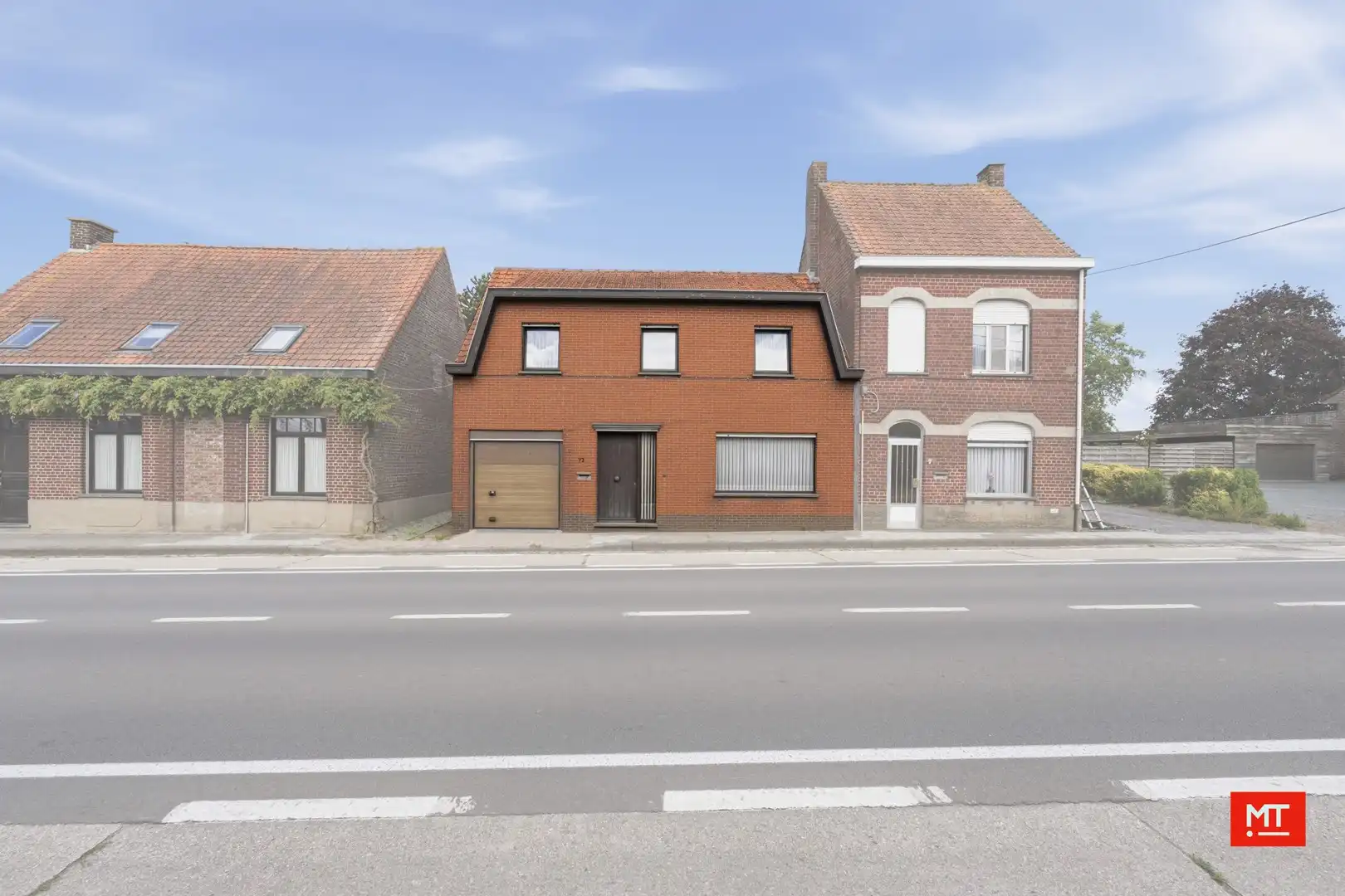 Hoofdfoto van de publicatie: Te renoveren woning / bouwgrond in Zonnebeke