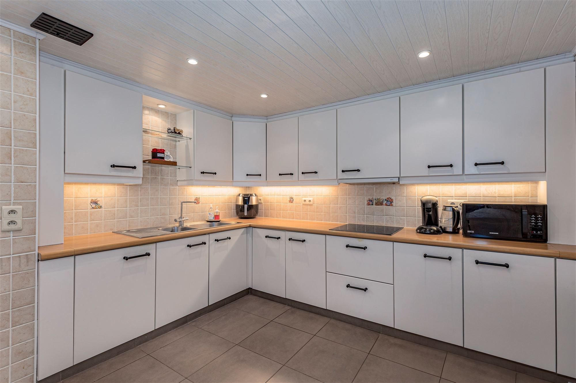 Instapklaar huis met 2 slpk en tuin foto 9