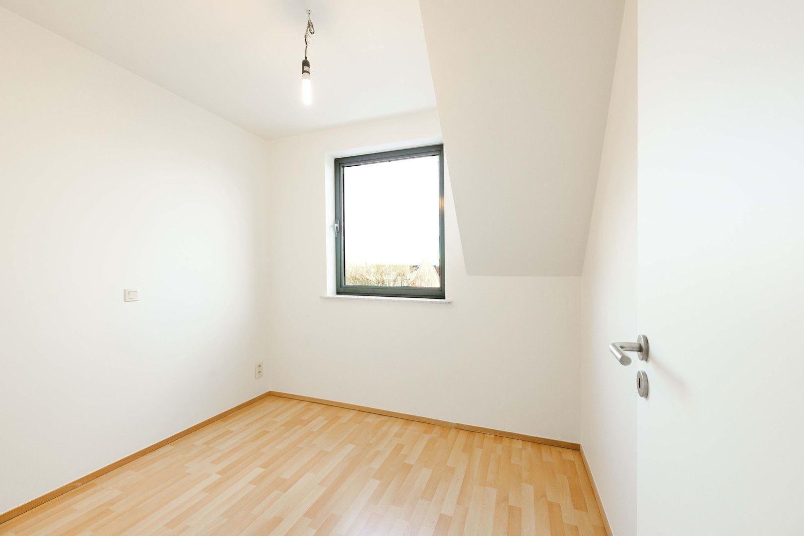Instapklaar duplex-appartement met 3 slaapkamers te centrum Tielt! foto 7