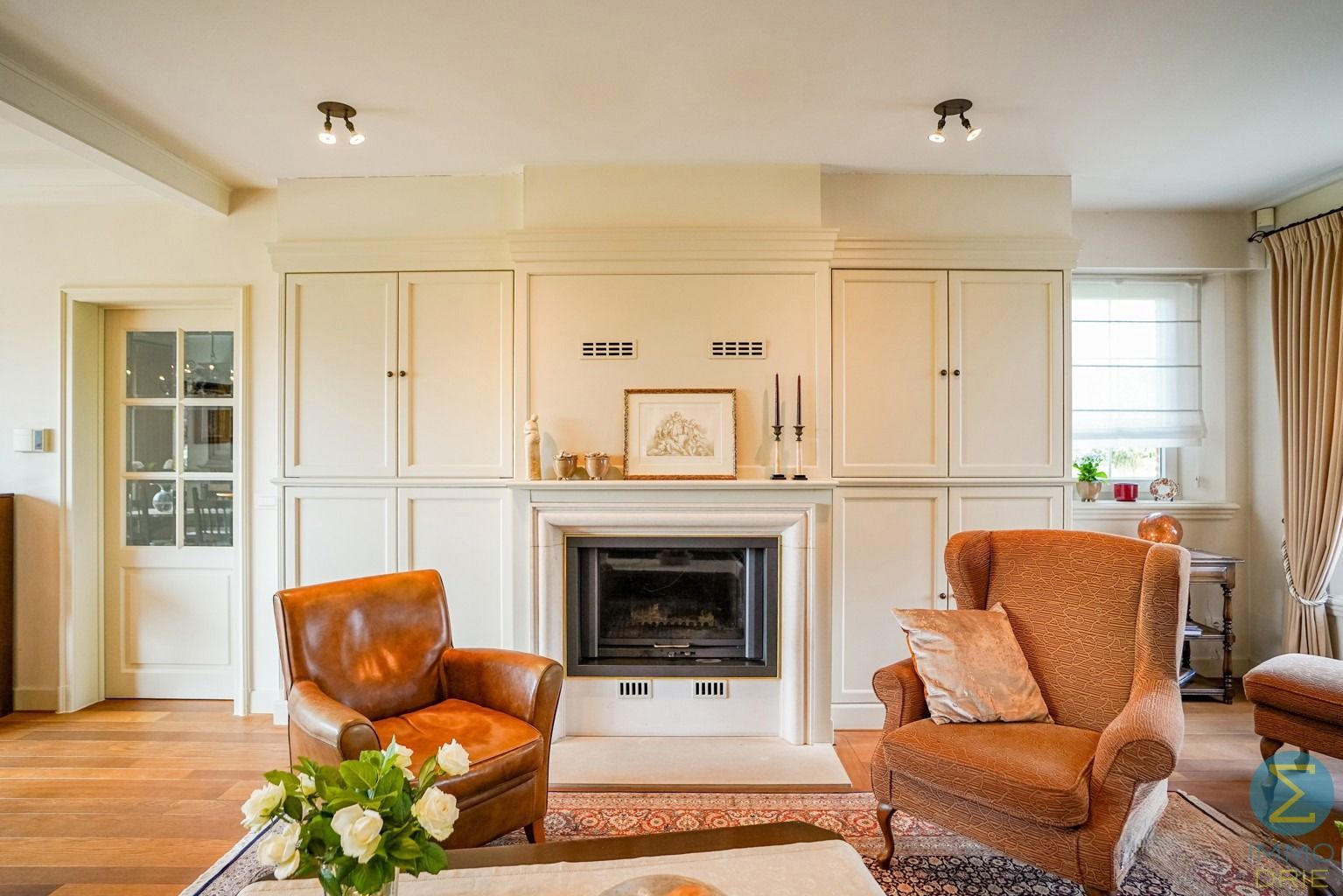 Exclusieve villa met bijgebouwen op 6.660m² grond foto 4