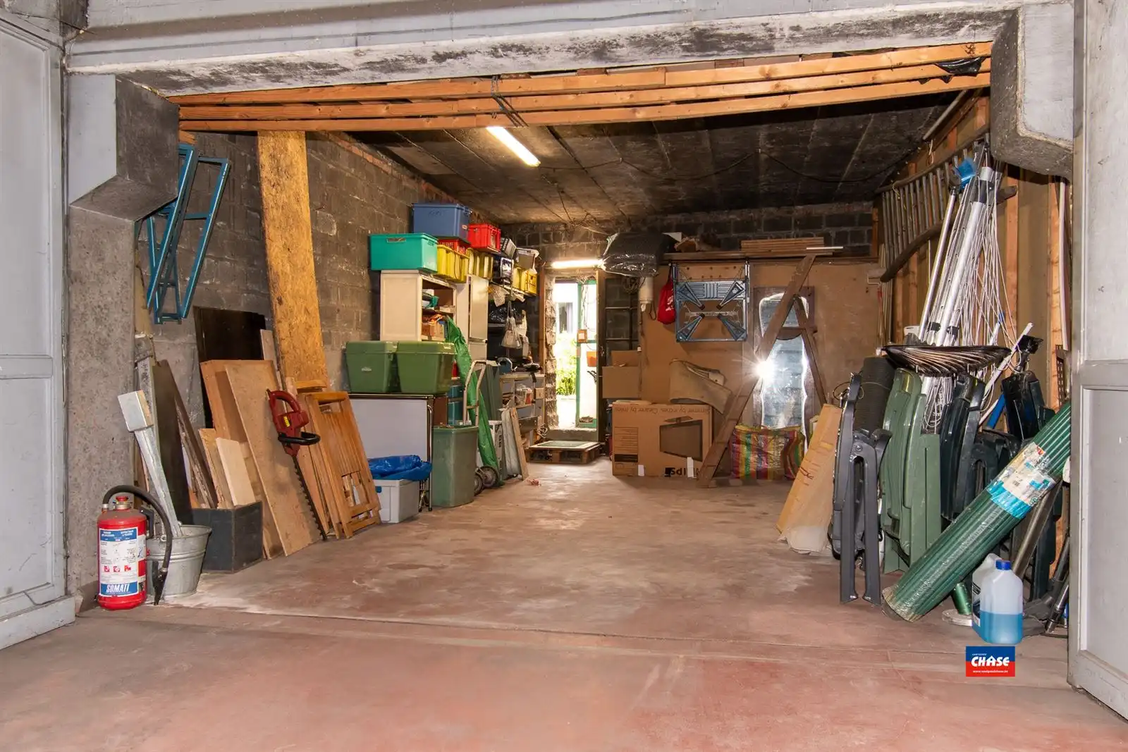 Ruime woning met aparte garagebox foto 10