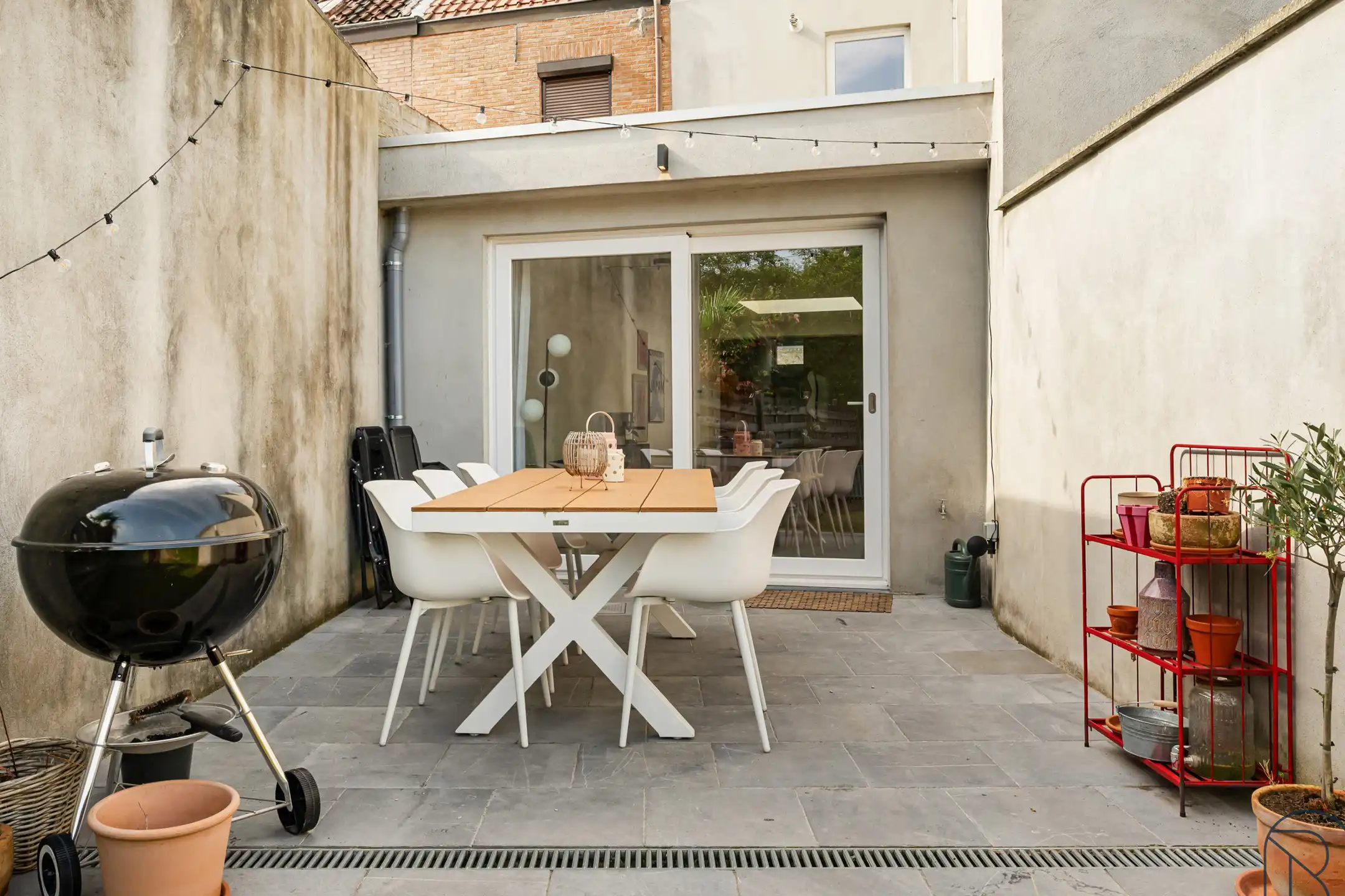 Instapklare woning met zonnige tuin in het hart van Kortrijk foto 22
