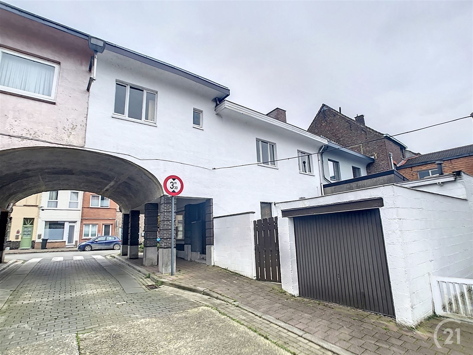 3 gevelwoning met garage en terras op 1are48 foto 2