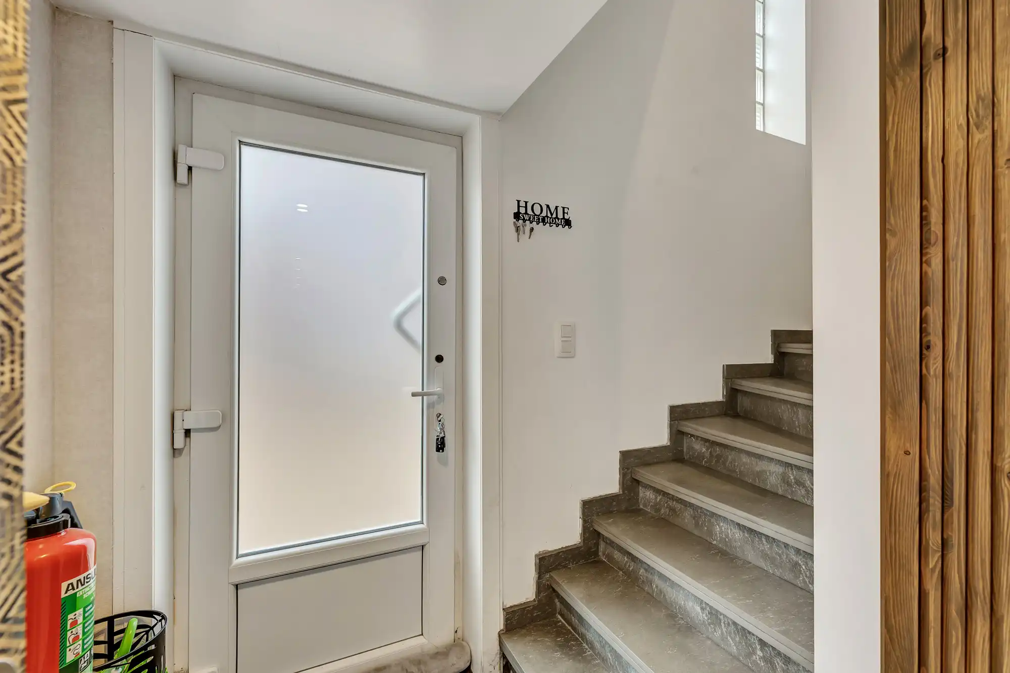 Instapklaar appartement met twee slaapkamers en garage foto 22