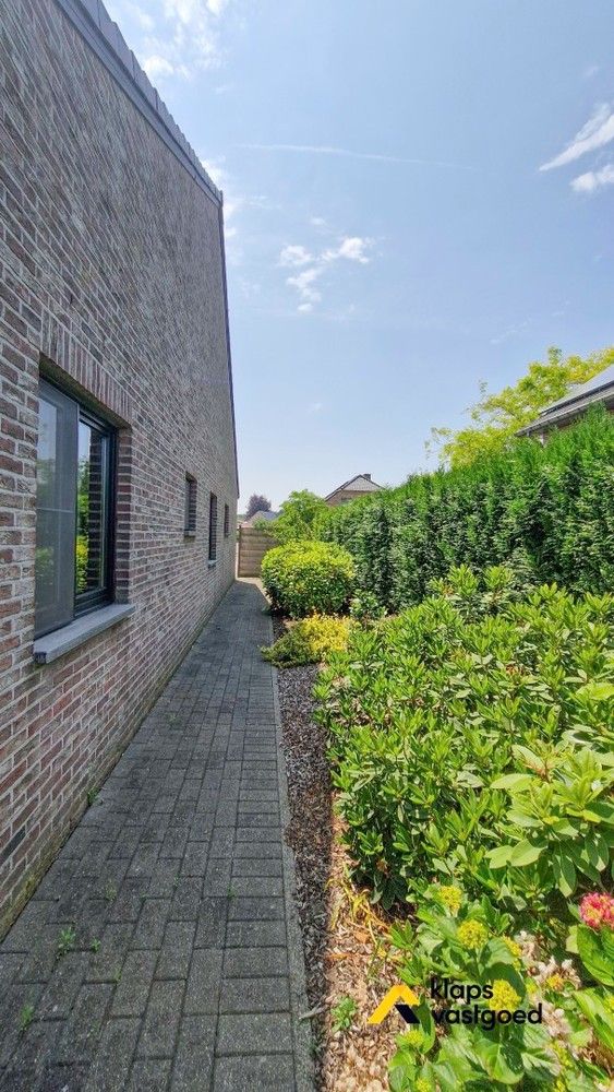 Knusse woning op 8 are in een rustige buurt. foto 20