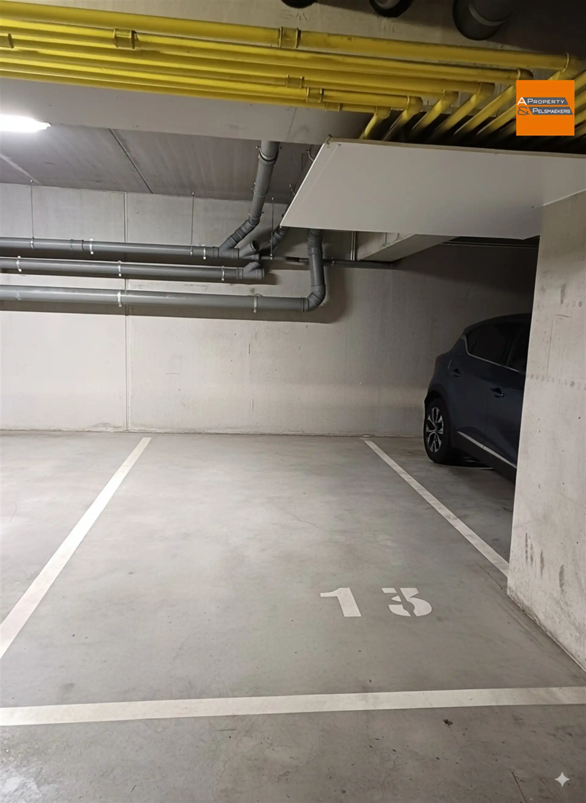 Ruime gemeubileerde studio met parkeerplaats en kelder foto 9