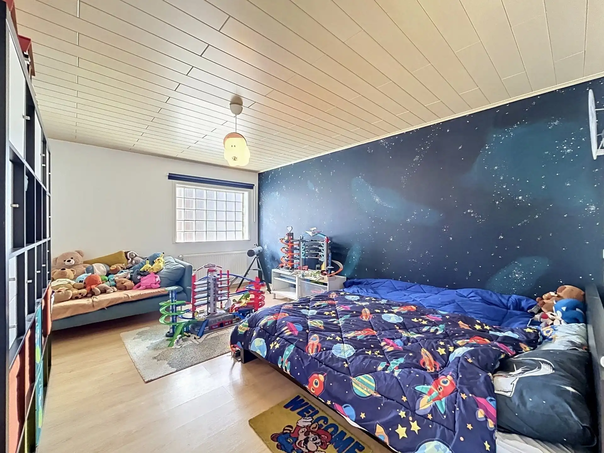 Ruime (264m²) strakke woning met vier slaapkamers en garage op perceel van 693m². foto 18