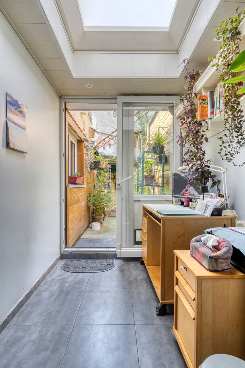 Ruime woning met 6 slaapkamers. foto 6