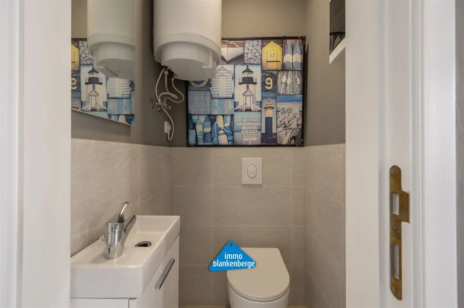 Volledig gerenoveerd duplexappartement nabij het Stationsplein en de Zeedijk foto 9