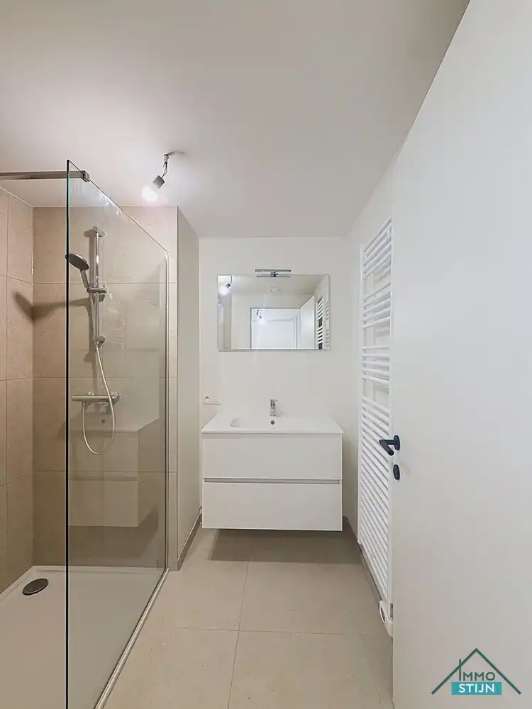 Goed gelegen appartement met parkeerplaats foto 8