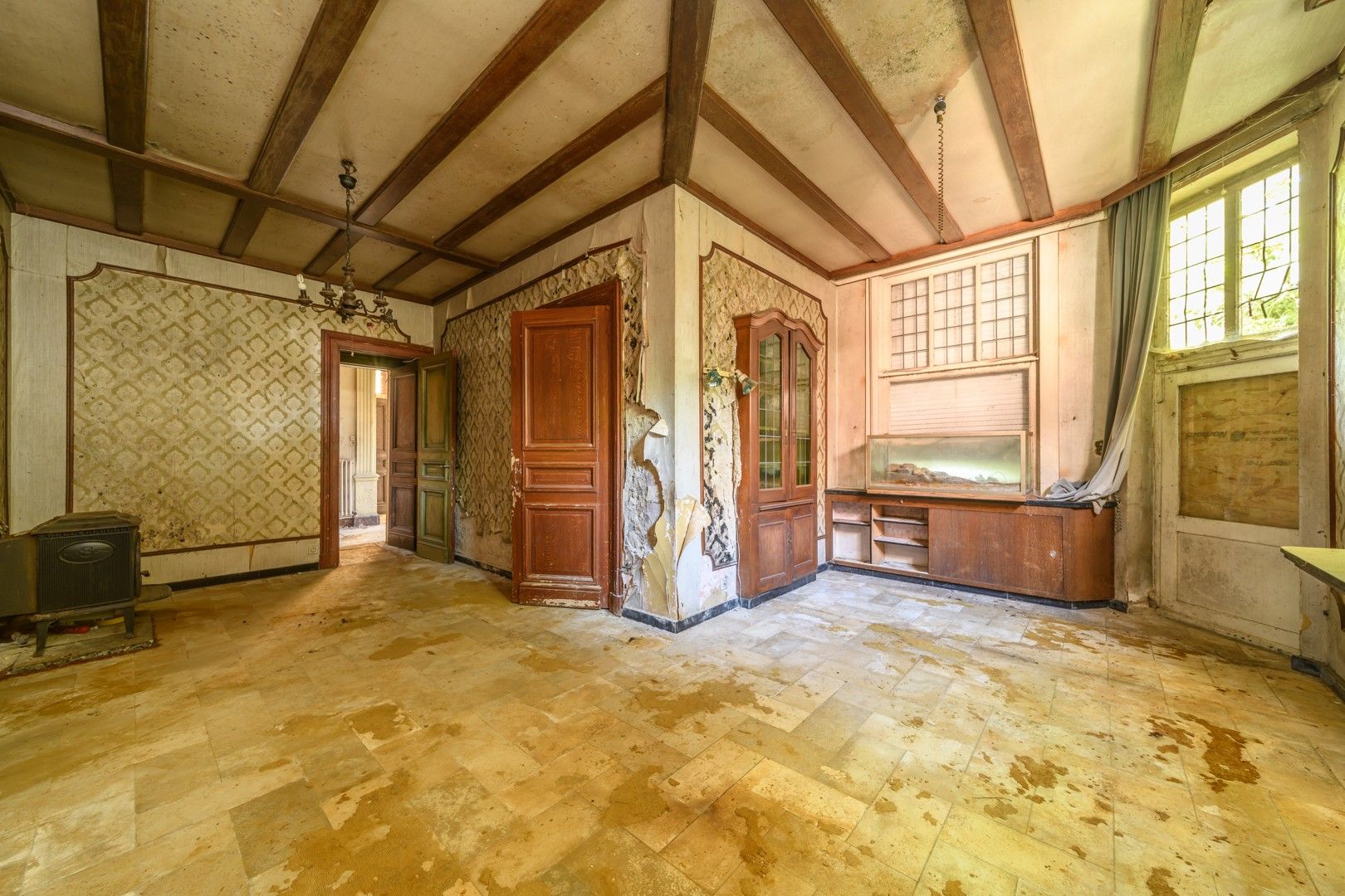 Te koop: exclusief en statig herenhuis in het centrum van Denderleeuw foto 8