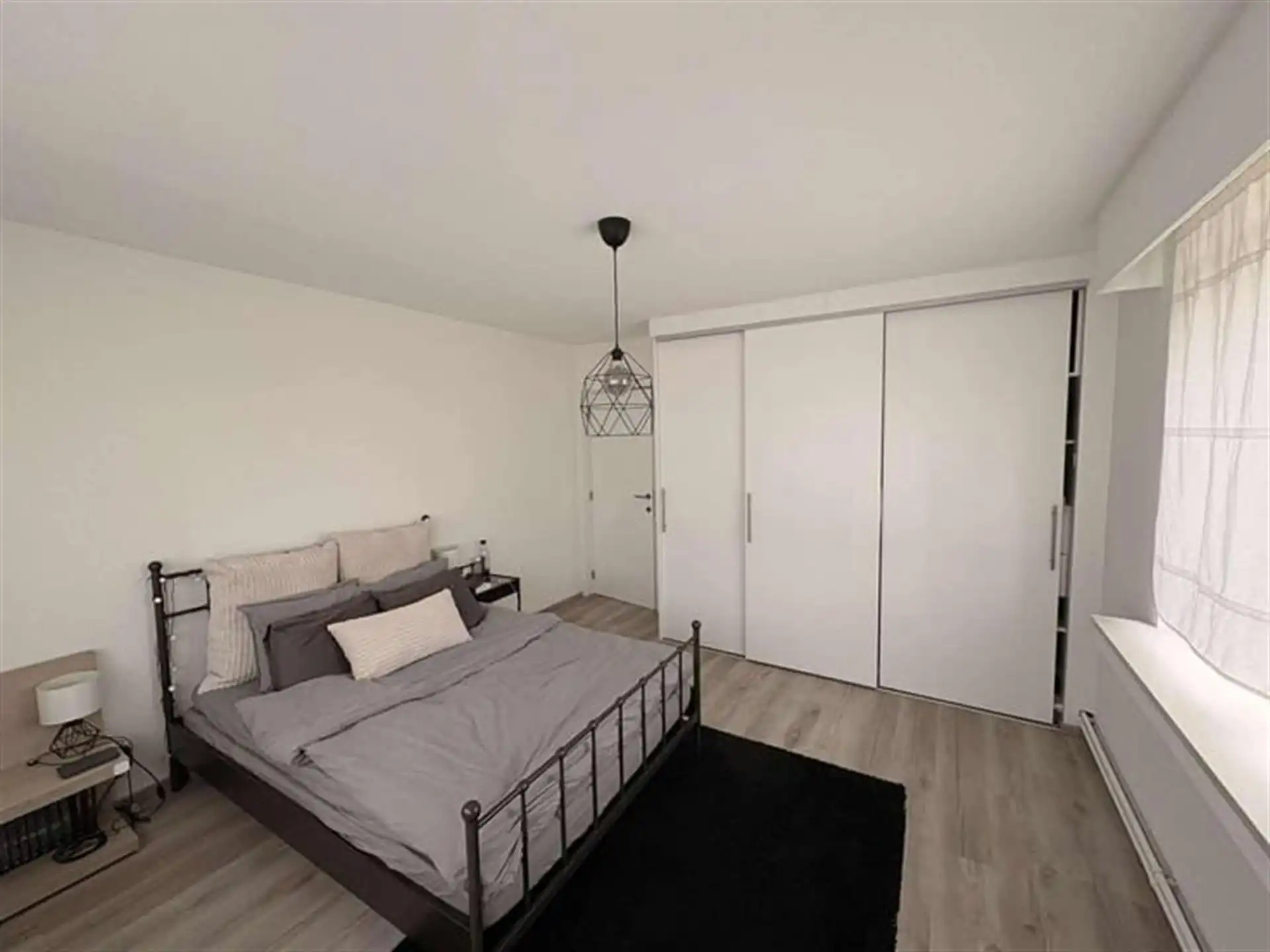 Ruim instapklaar appartement met garage! foto 7