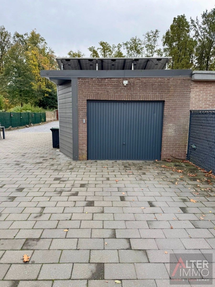 Halfvrijstaande woning, 3 slaapkamers op perceel van 8a 46ca met ruime loods en 3 garages! foto 21