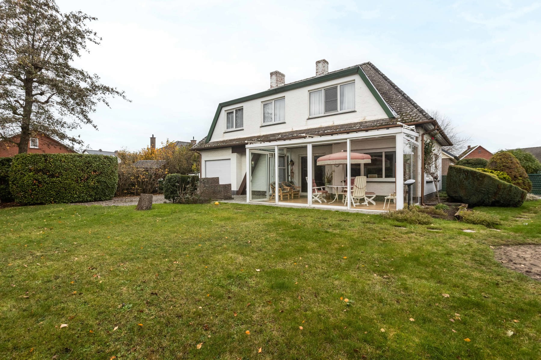 Leuke te renoveren retro villa foto 19