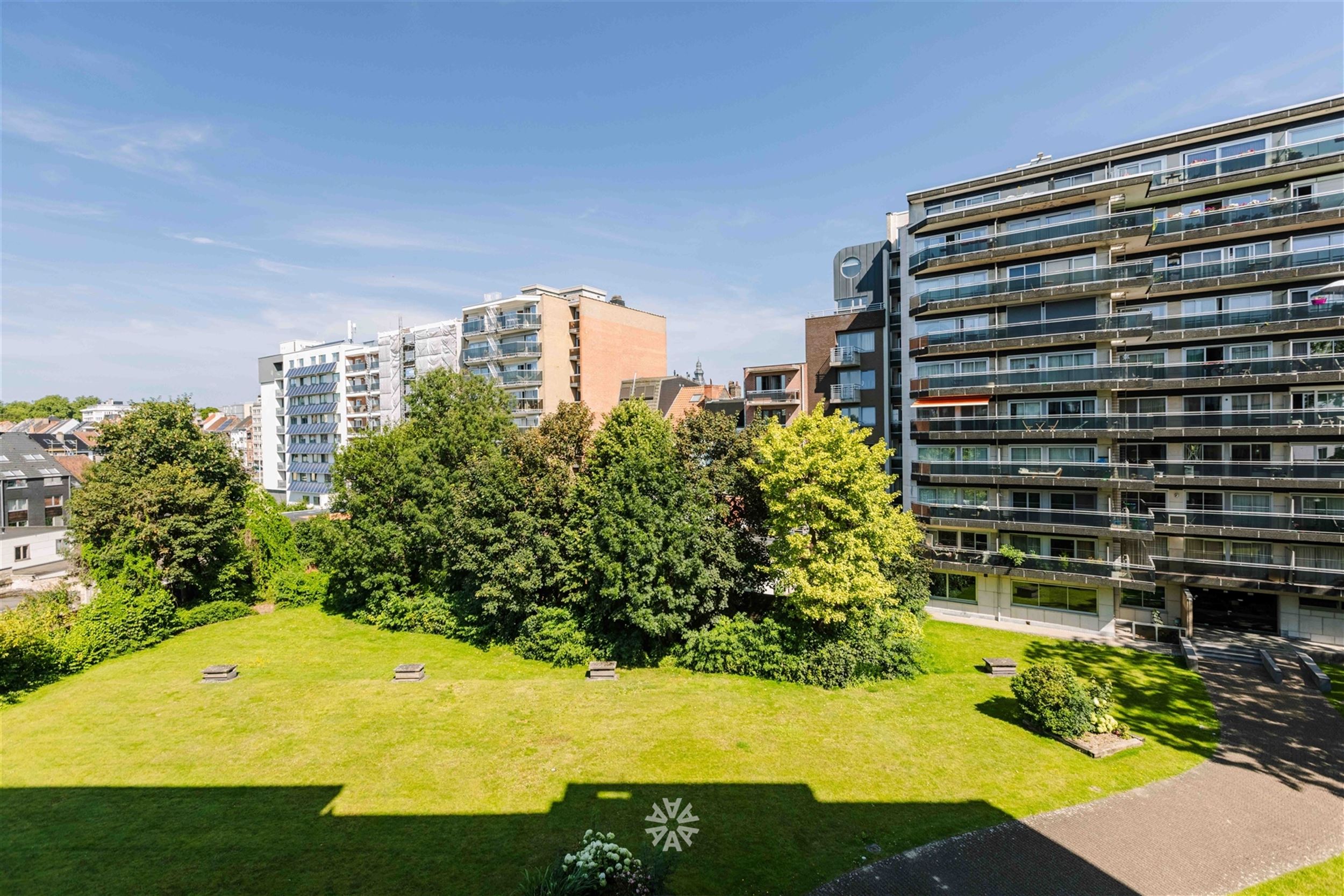 Ruim appartement met 3 slaapkamers en gunstige ligging foto 15