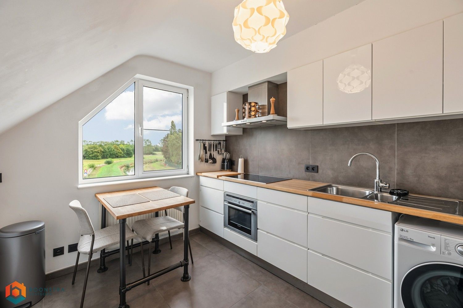 Energiezuinig duplex appartement met 2 slpkrs, terras, zonnepanelen en airco foto 13
