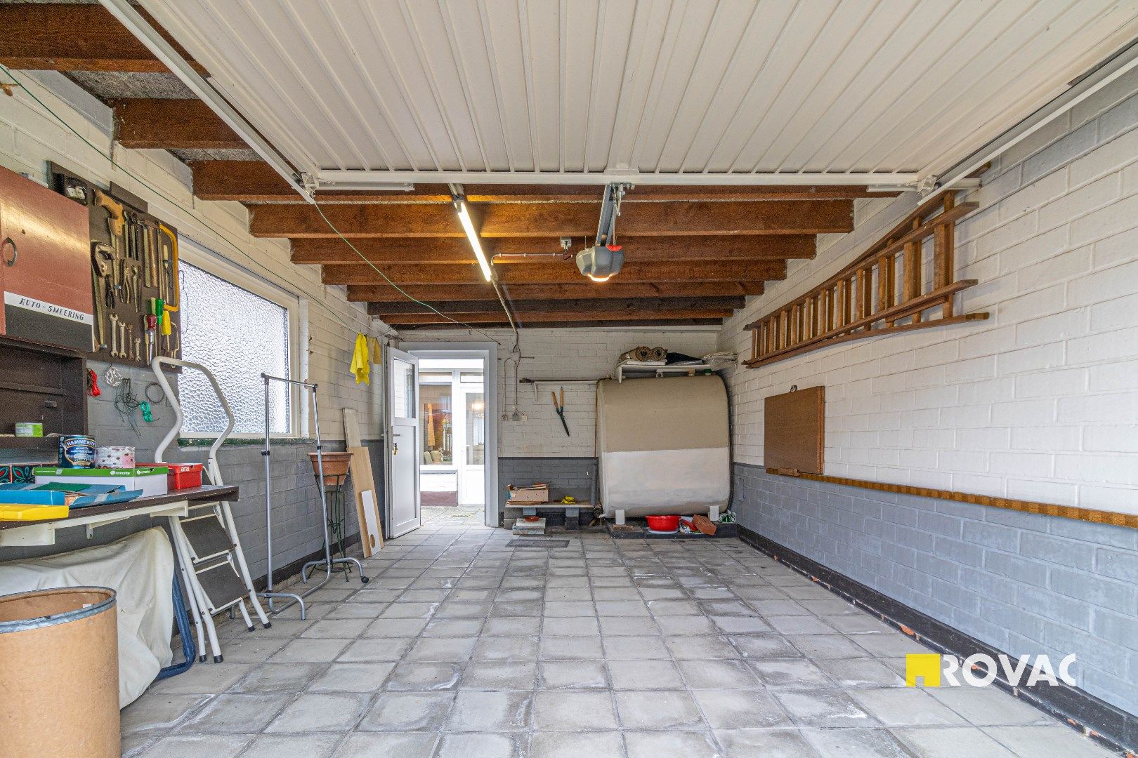 Rijwoning met 3 slaapkamers, garage en uitweg foto 23