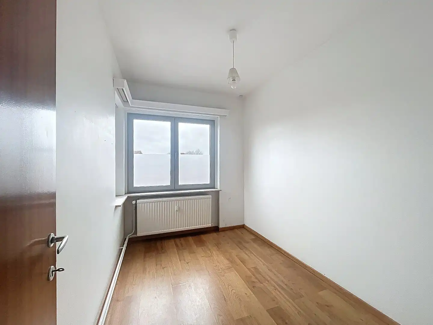 Veelzijdig pand op topligging: wonen en werken of tweewoonst met terrassen en garage foto 15