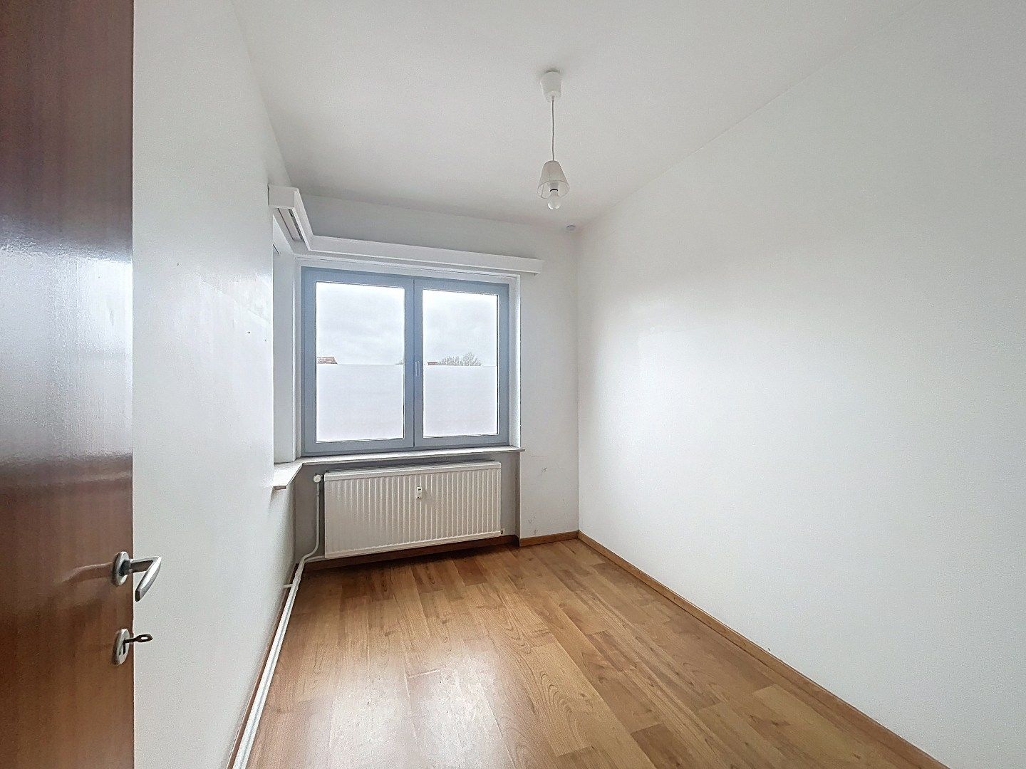 Veelzijdig pand op topligging: wonen en werken of tweewoonst met terrassen en garage foto 15