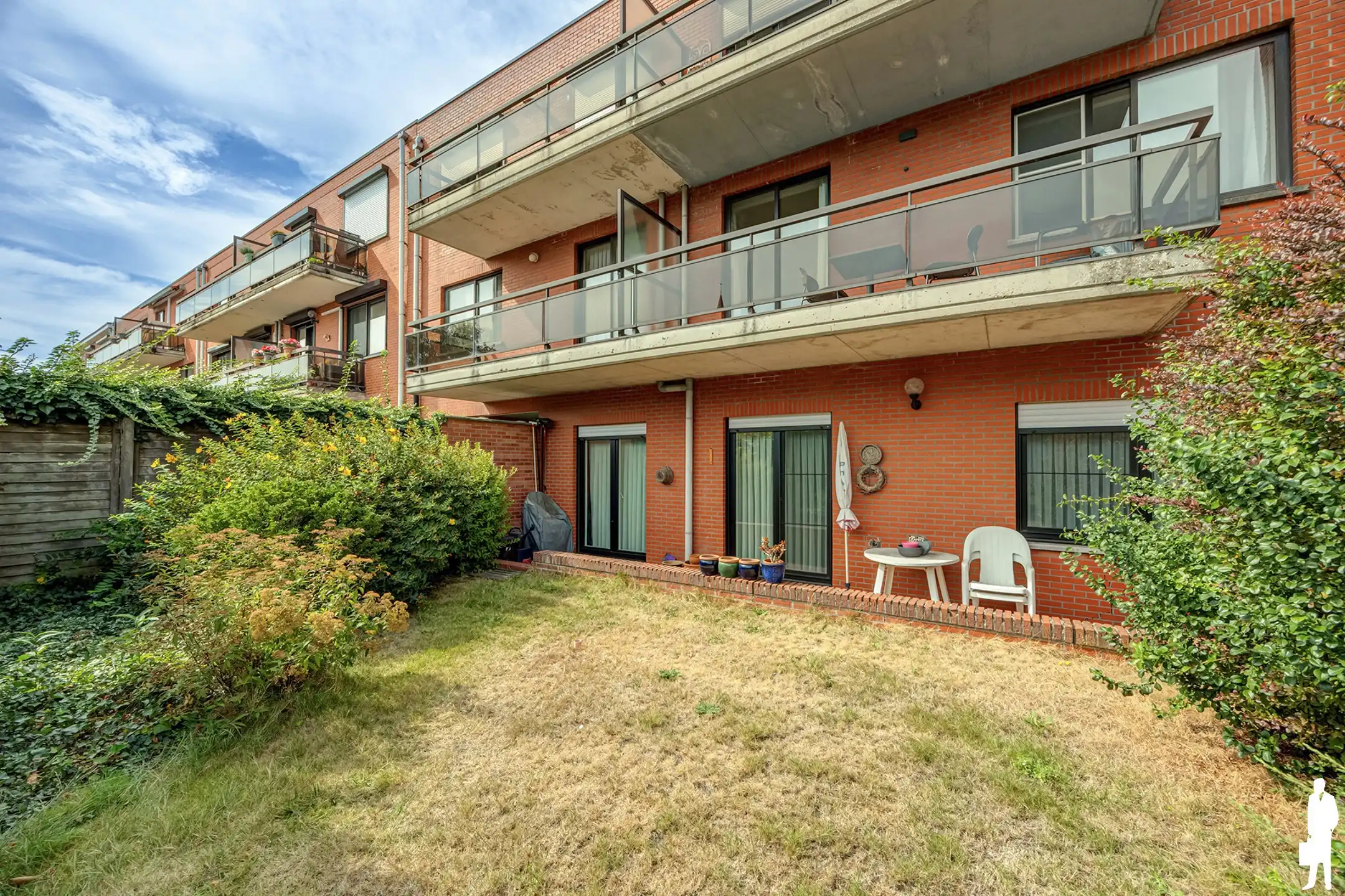 Gelijkvloers appartement met 3 slpk, tuin, en garage foto 11