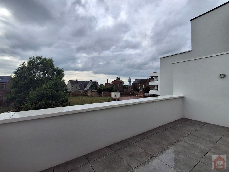 Appartement op topligging met groot terras en parking foto 3
