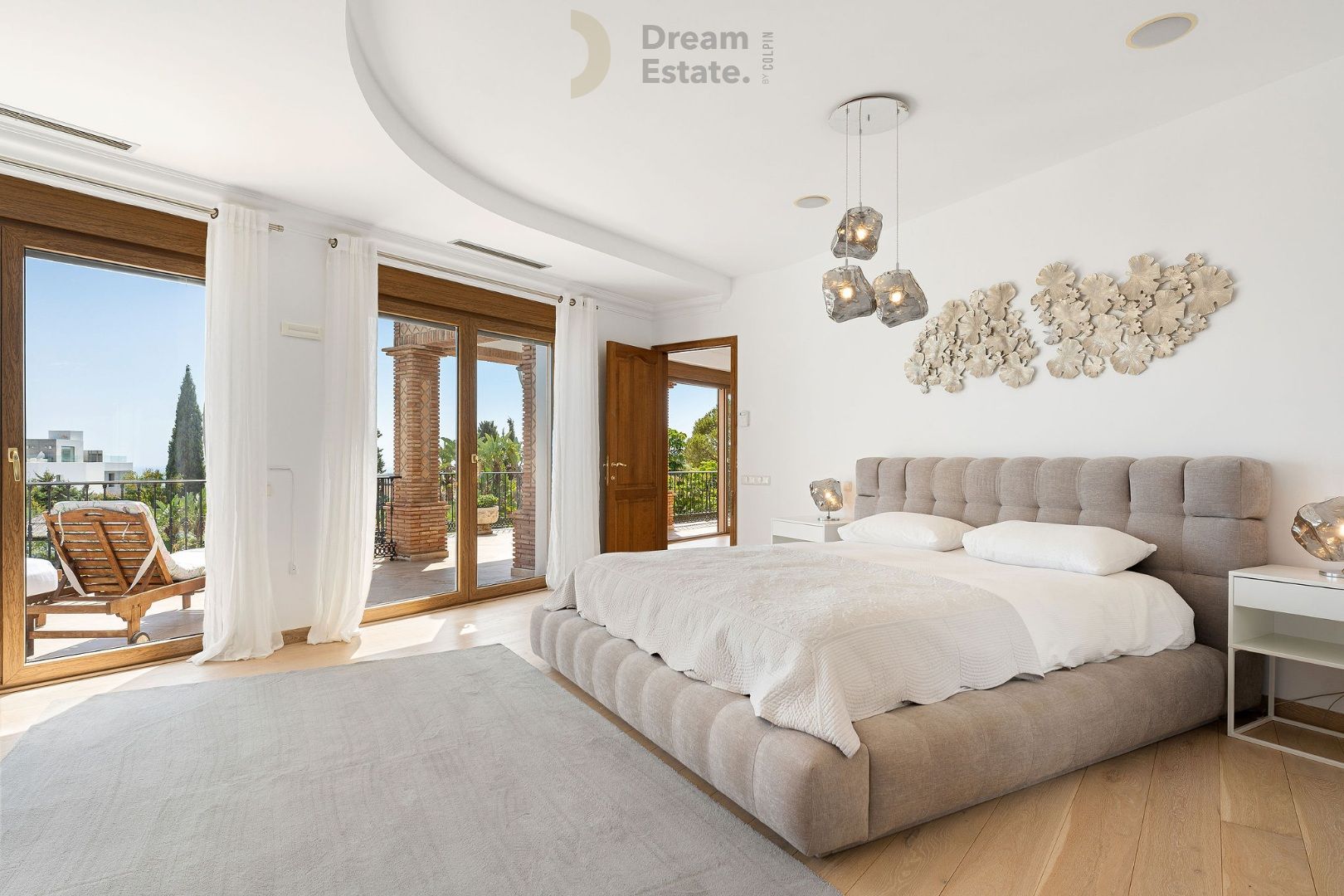 Welkom in deze prachtige villa te El Paraiso, een mix van Andalusische charme en moderne elegantie. foto 25