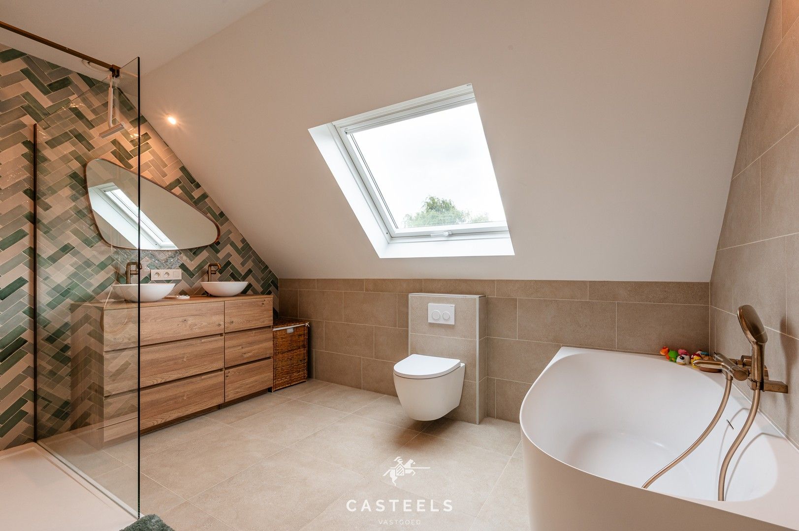 Instapklare, gerenoveerde villa met zicht op natuur te koop foto 16