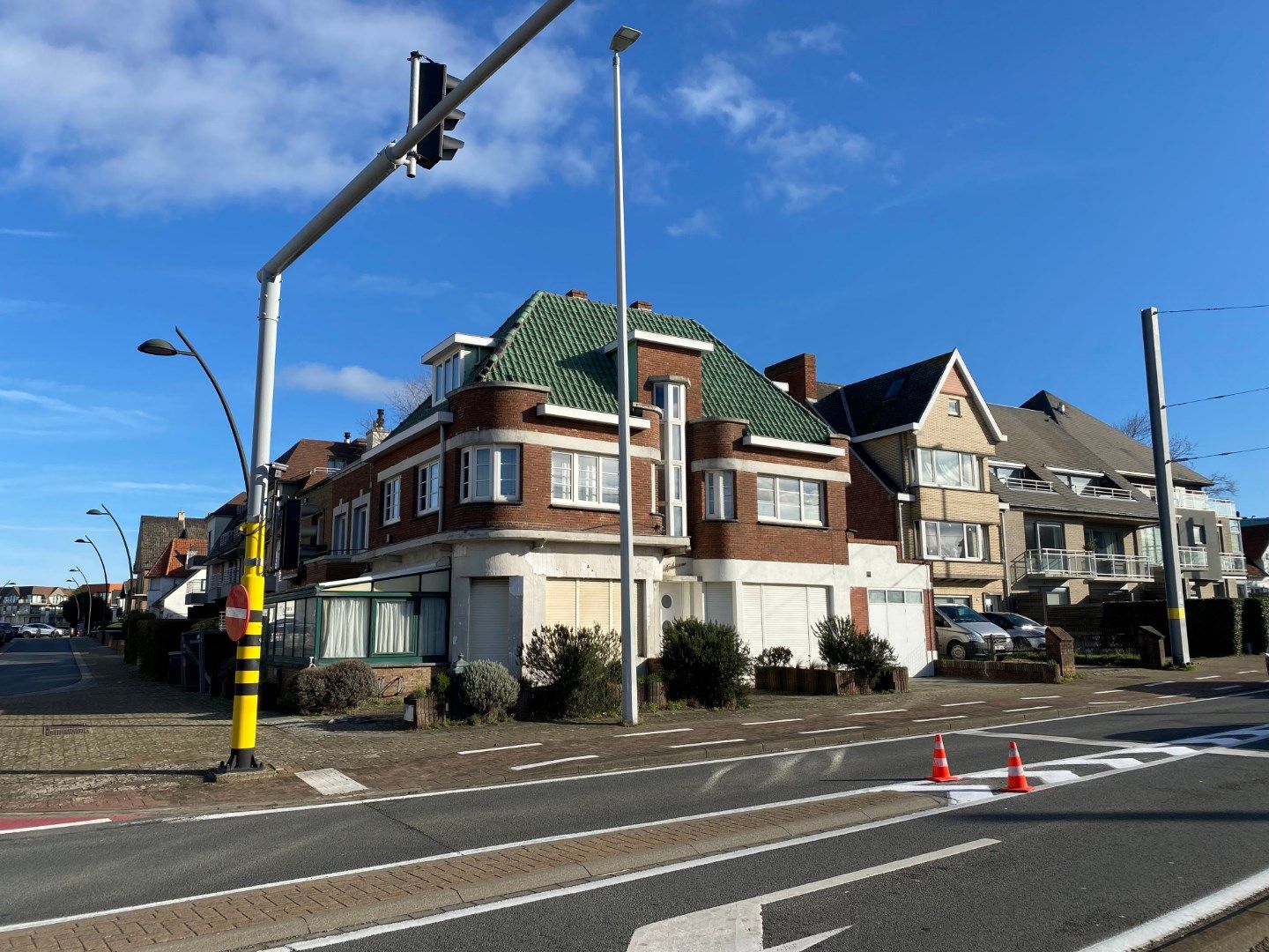 Te renoveren flat op zonnige locatie te Koksijde, vlakbij zee en centrum.  foto 11