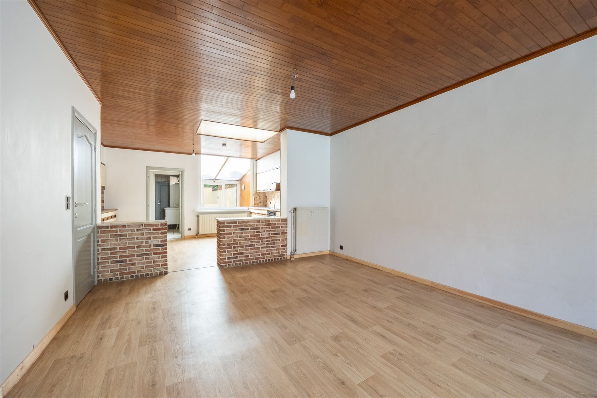 Ruime gezinswoning met vier slaapkamers en tuin foto 4