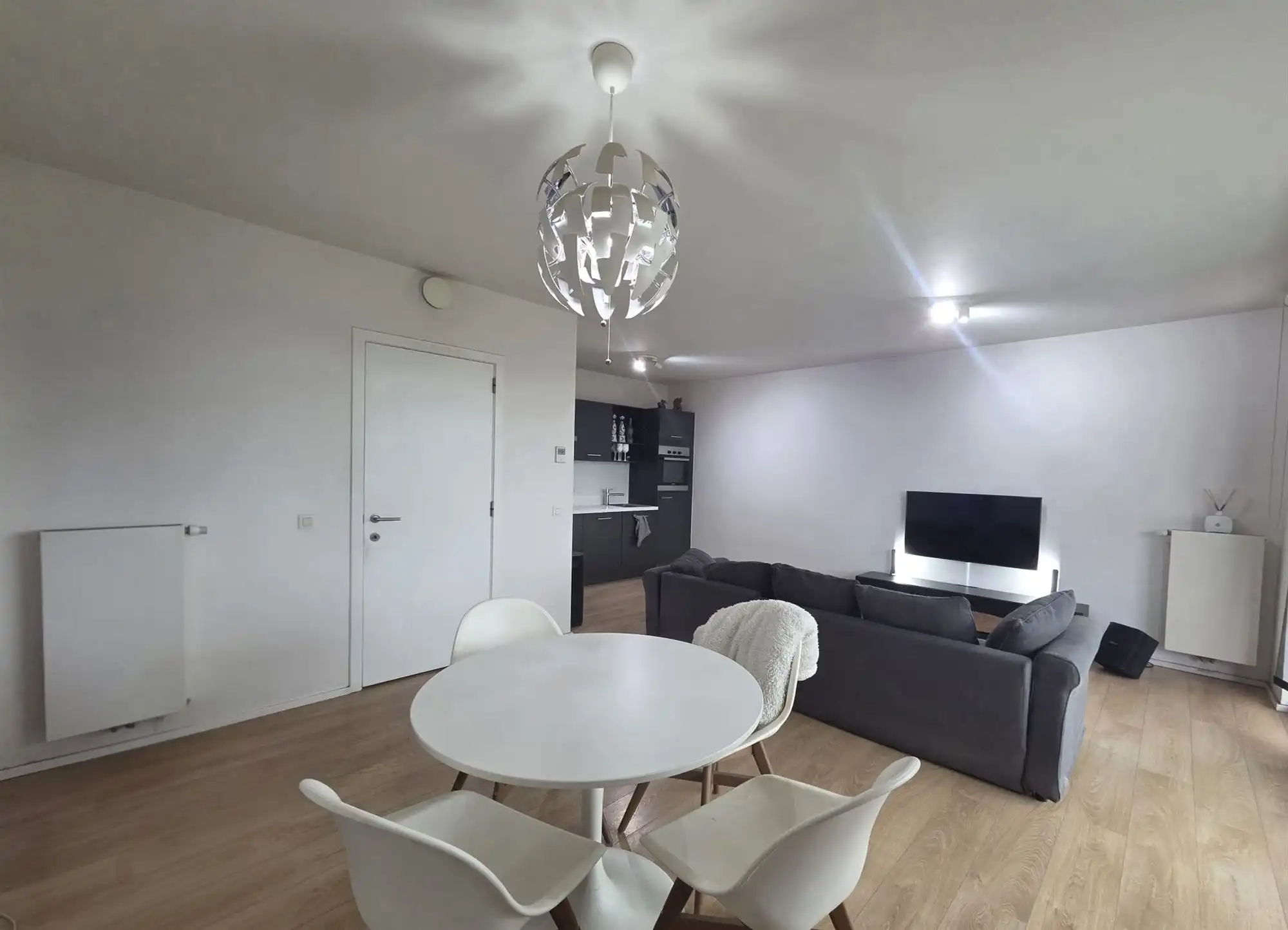 Appartement met terras en parking foto 9