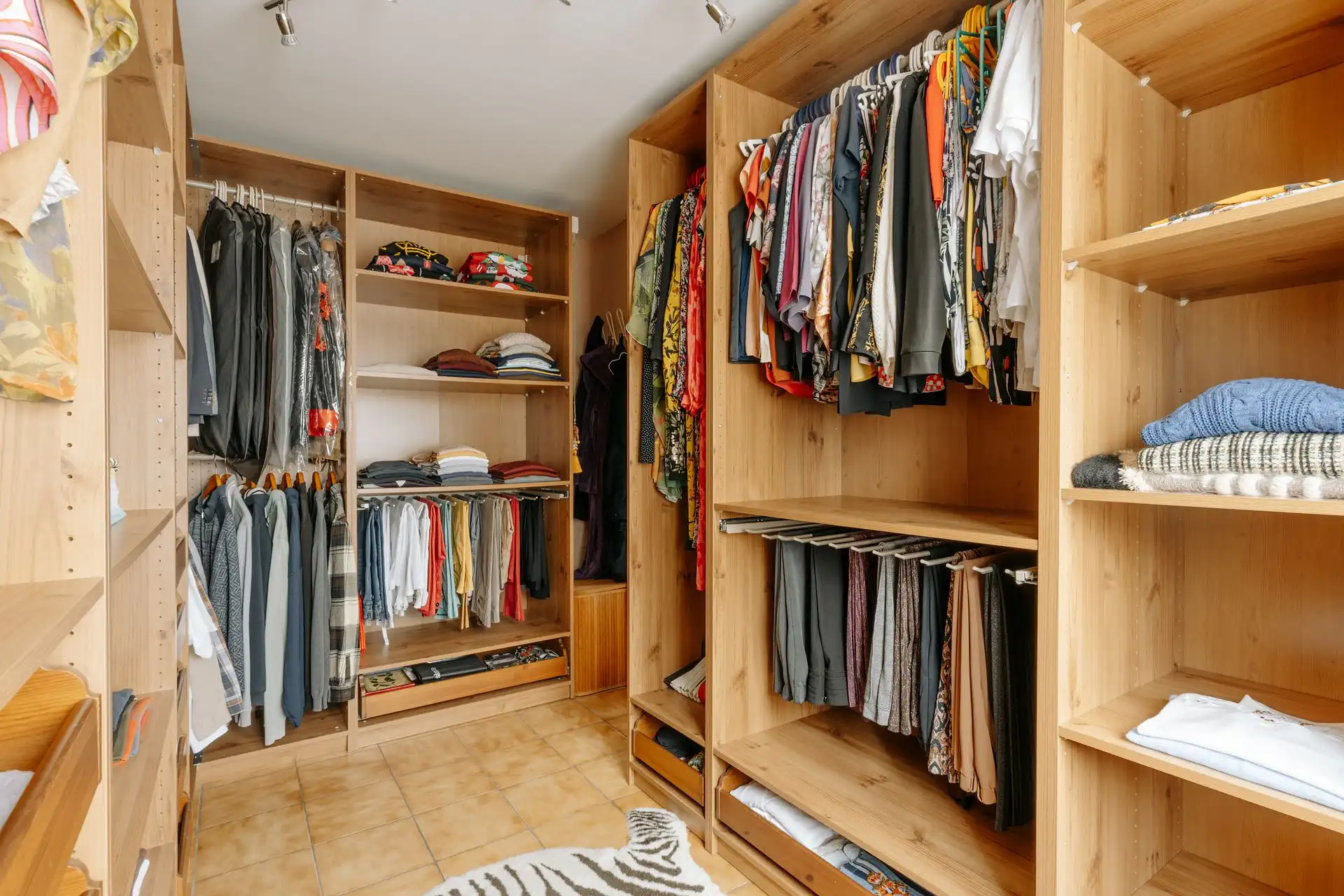 Stijlvolle halfopen woning met grote tuin en zwembad! foto 12