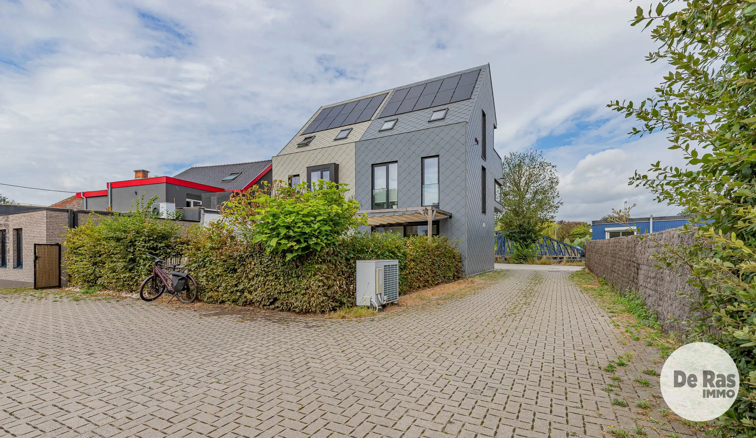 GENT - Recente woning met 3 slpks, berging en staanplaats foto 19
