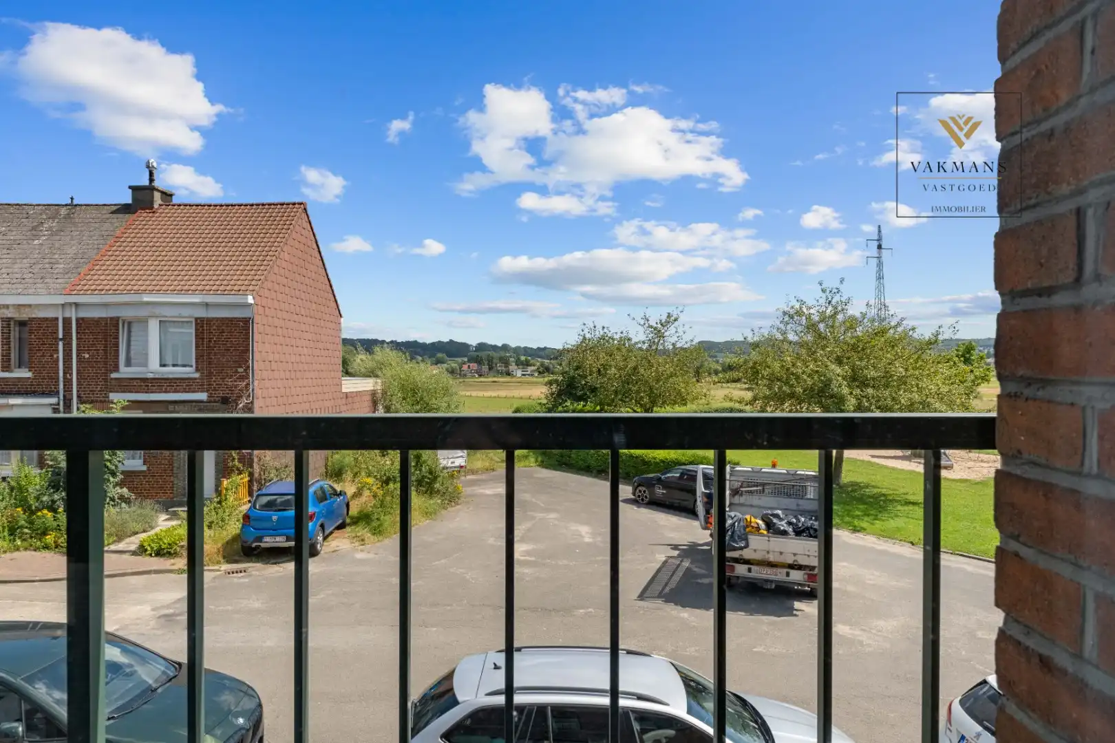 Rustig gelegen gerenoveerde woning met terras en tuin foto 4